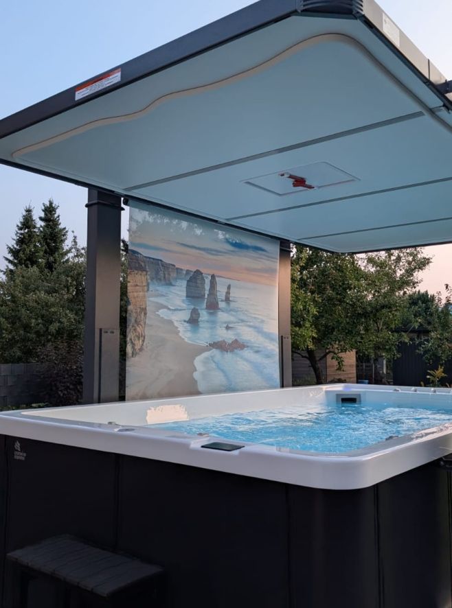 🏗️ Další luxusní instalace je na světě! 🌊 U našeho zákazníka jsme právě dokončili montáž Riptide Aqua Life Hydro 4.4 –...